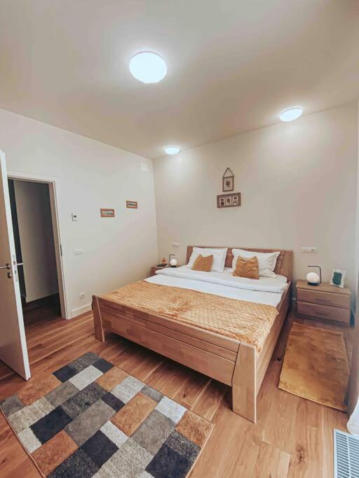 8Ight Apartment บราชอฟ ภายนอก รูปภาพ